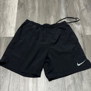 Nike Men's Black Athletic Shorts with pockets / size L